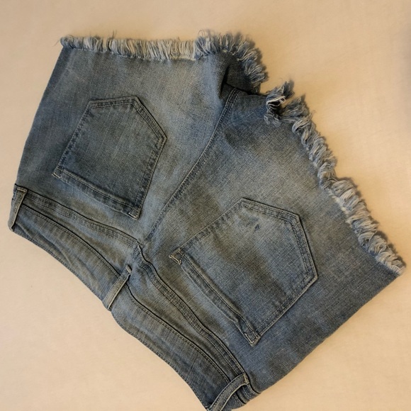 Cute Short - Picture 5 of 7